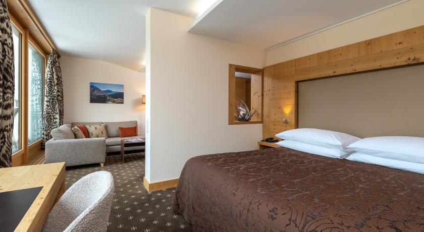 Image of Junior Suite 8
