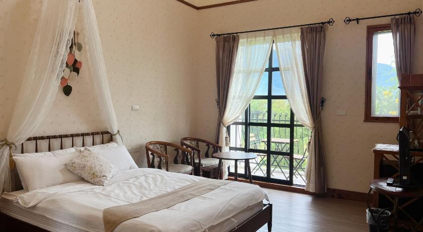 Image of Double Room with Garden View 3