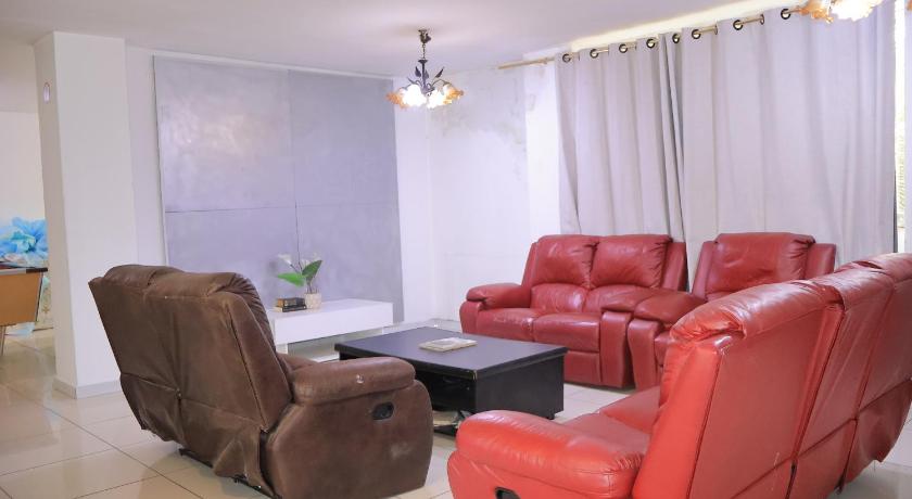 Khayamnandi Lesuire Suites - image 6