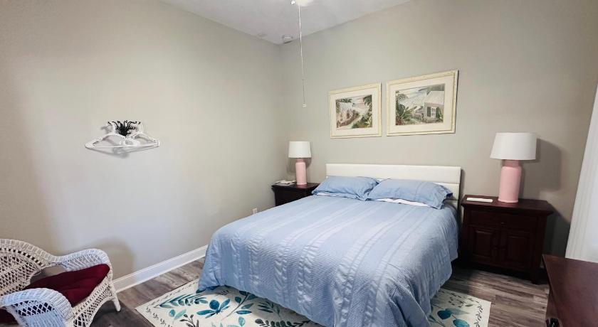 시더 포인트 (NC) Pets welcome in a spacious 1 bedroom with a fenced in backyard and treadmill 3성급 숙소 로비