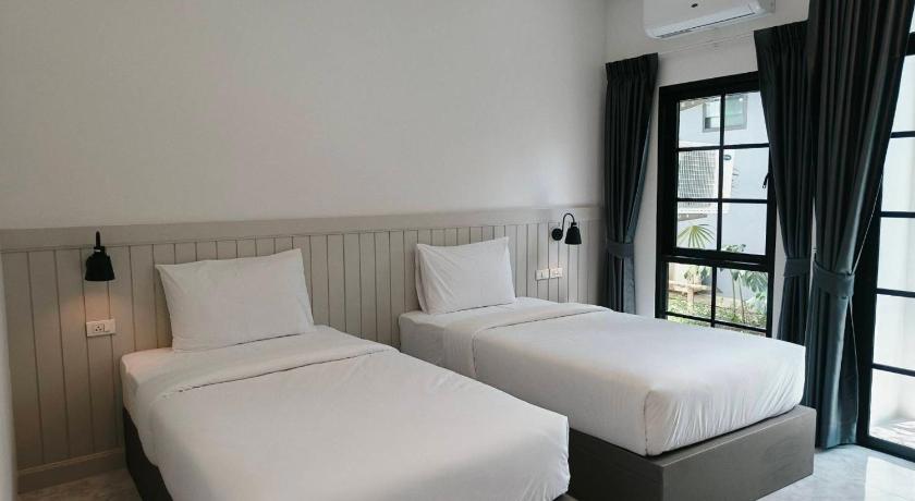 Image of Twin Room with Balcony 1