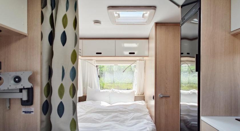 Kobe Aquaignis Awaji Island TRAILER PARK 3-Star Guesthouse lobby