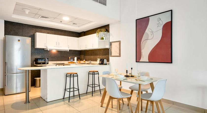Serene 1BR with Stunning Marina Views @DubaiMarina - image 6