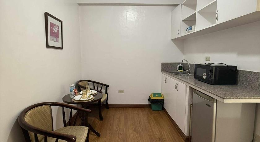 Isabelle Garden Hotel & Suites - image 7