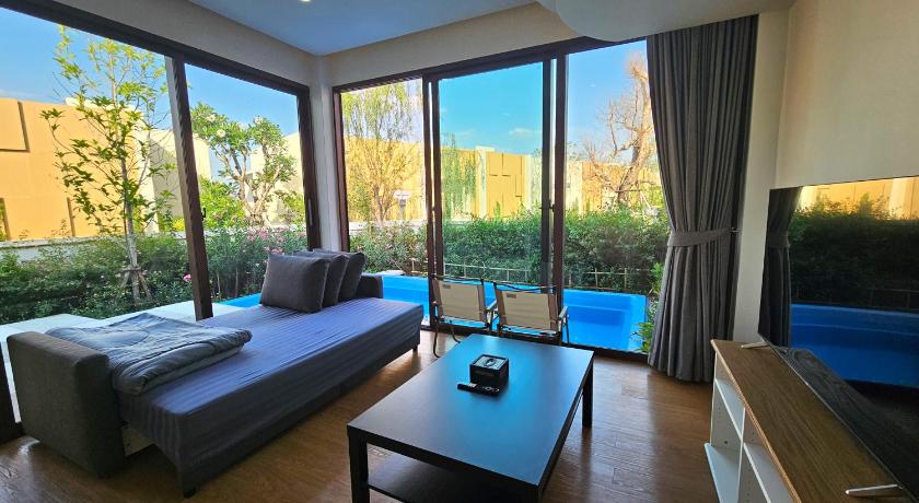 ナコーンパノム Sunrise Resort & Cafe Pool Villas 4つ星 ホテル スイート