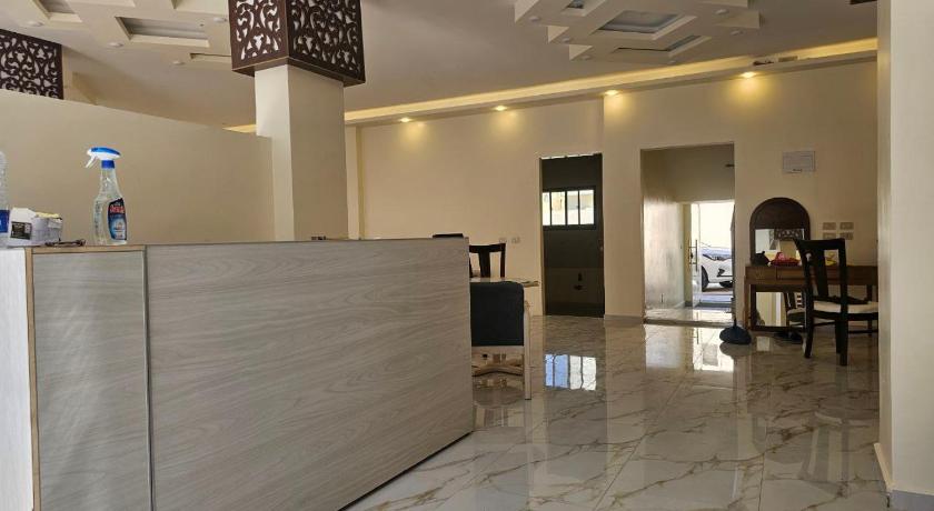 Summit Hotel - image 3