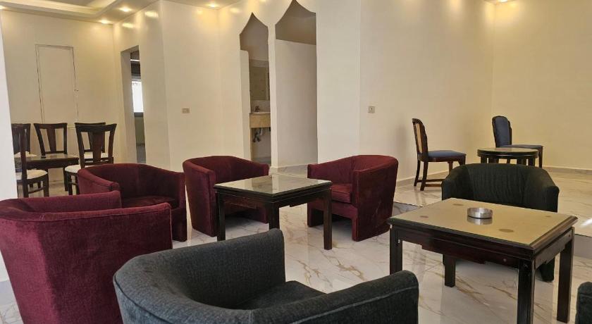 Summit Hotel - image 2