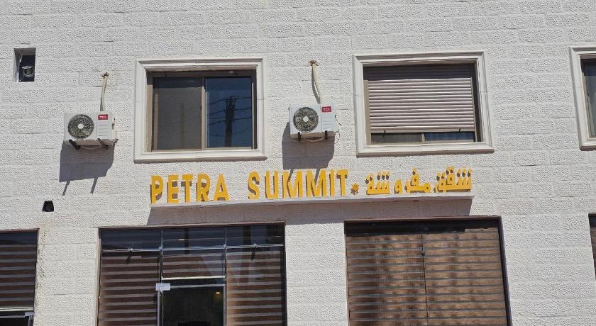 Summit Hotel - image 12