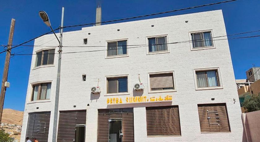 Summit Hotel - image 10