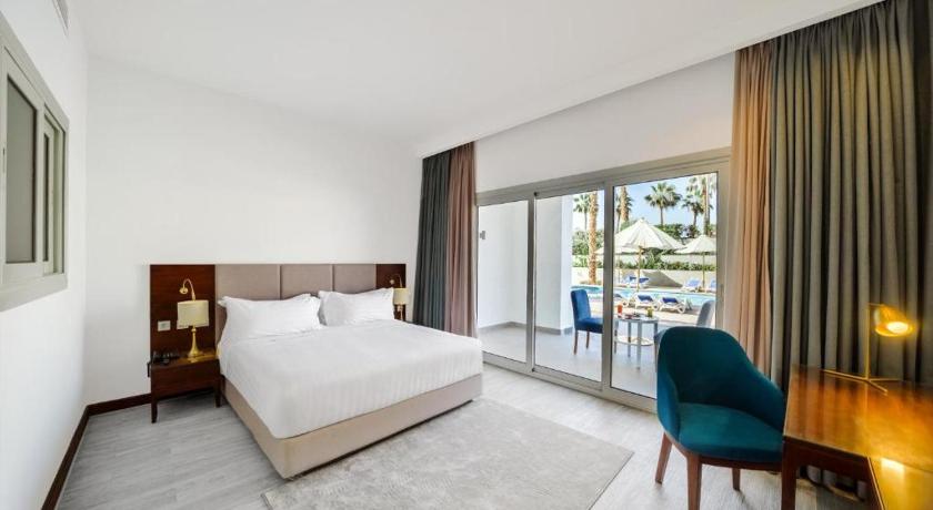 Image of Suite with Pool View 0