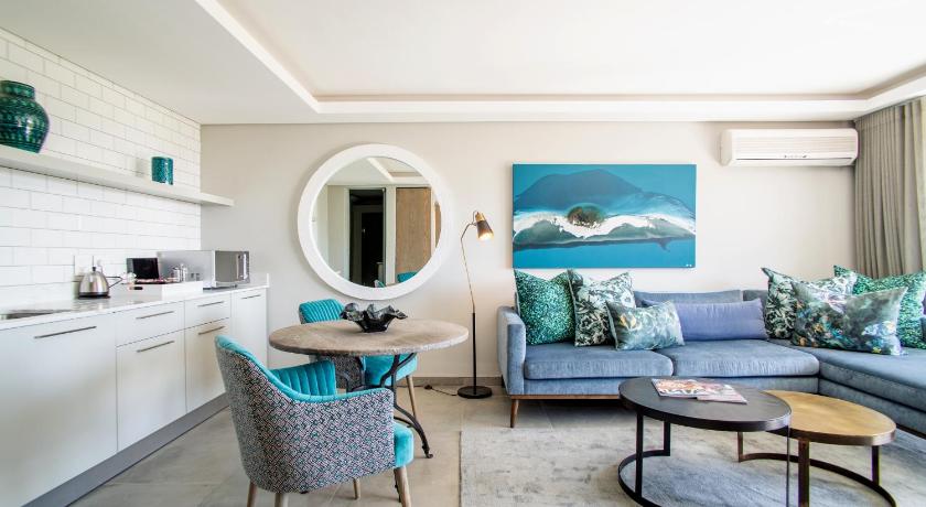 Image of Panorama King Suite with Sea View 11
