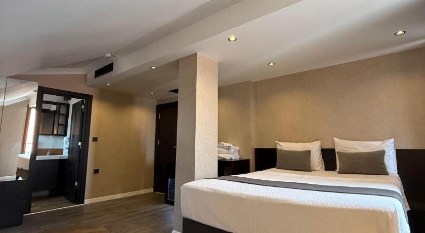 Grand Armada Hotel - image 14