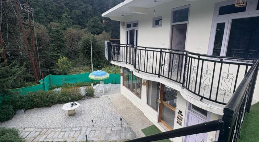The Pahadi Soul Stay and Café