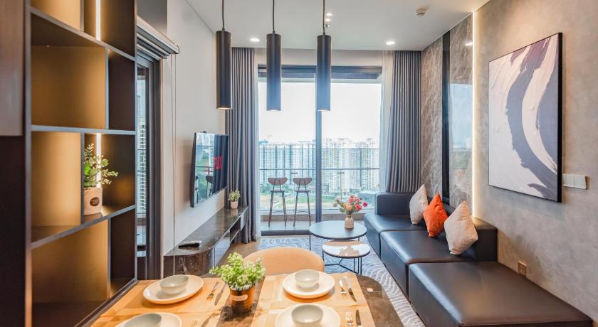 Ruby Luxurry Apartment - LUMIERE Riverside - image 3