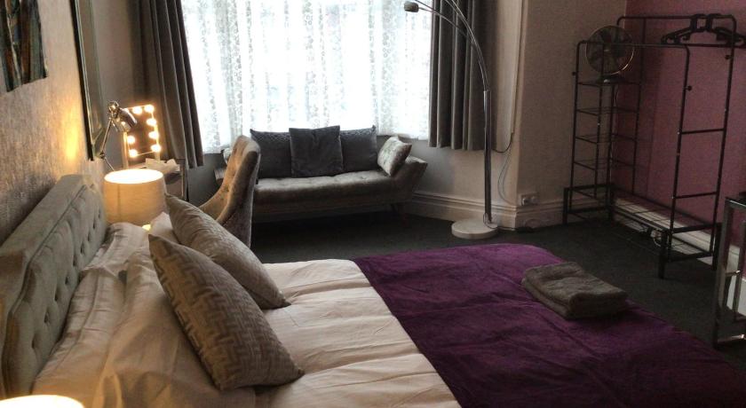 White Swallow Hotel - image 12