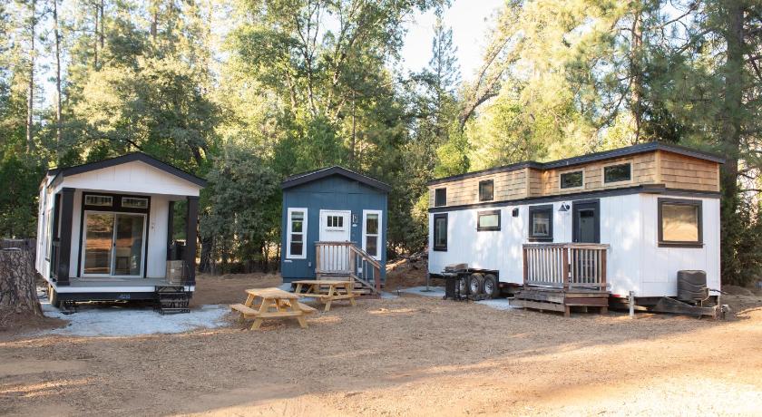 Groveland Tiny Blanca at Yosemite Gateway 4-Star Accommodation restaurant