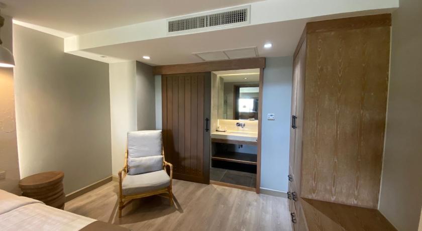 Image of Twin Room with Lake View 7