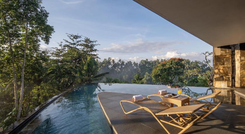 Bali Kamandalu Ubud Resort 5-Star Hotel pool