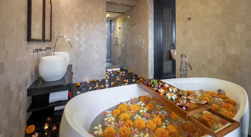 Bali Kamandalu Ubud Resort 5-Star Hotel pool