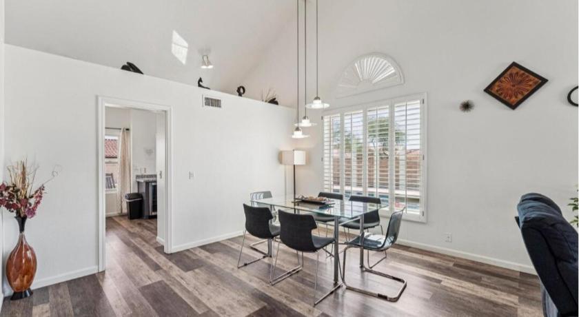 Phoenix Luxury Home in Phoenix Peoria for 16 Guests & Pool 5-Star Accommodation exterior