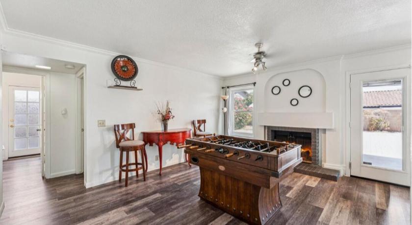 Phoenix Luxury Home in Phoenix Peoria for 16 Guests & Pool 5-Star Accommodation suite