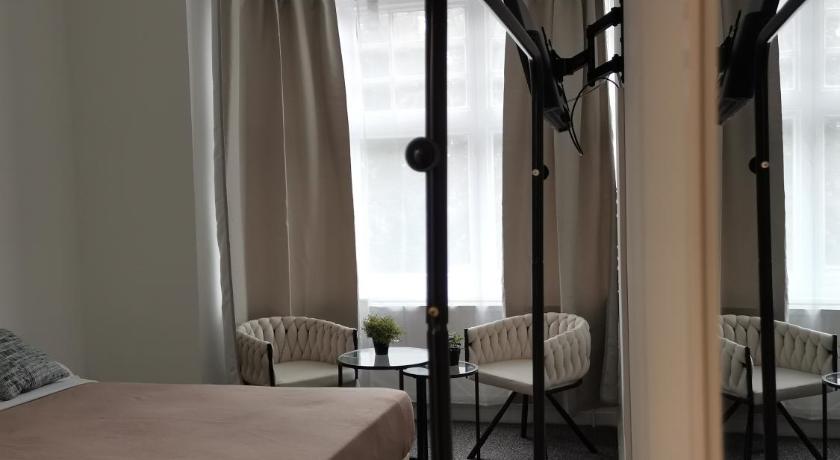 Chiswick Court Hotel – London