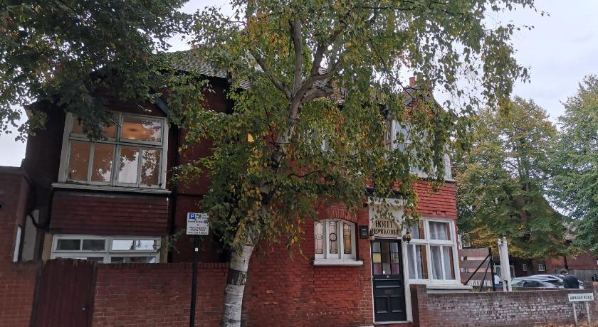 Chiswick Court Hotel – London