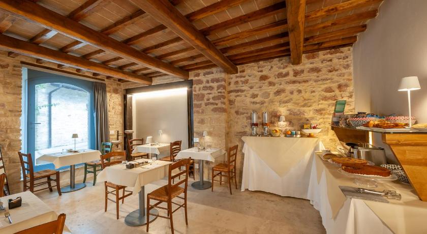 아시시 Anfihouse B&B and Apartments 4성급 게스트하우스 레스토랑