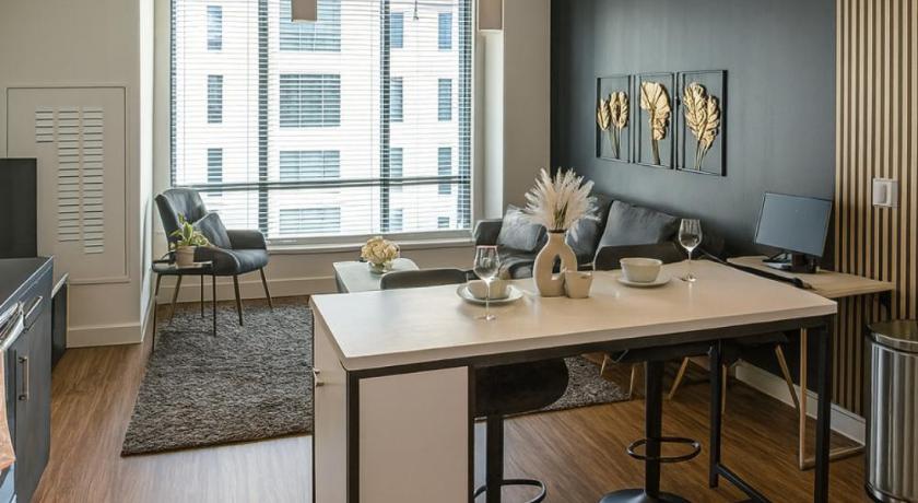 伯明罕 City Escape 2BR Apt with Resort Amenities 4星级 住宿 大堂