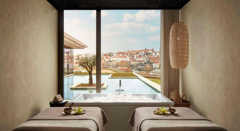 ヴィラ・ノヴァ・デ・ガイア Tivoli Kopke Porto Gaia Hotel 5つ星 ホテル ロビー