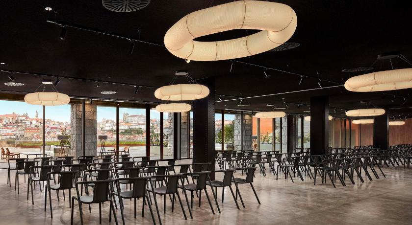 ヴィラ・ノヴァ・デ・ガイア Tivoli Kopke Porto Gaia Hotel 5つ星 ホテル 外観