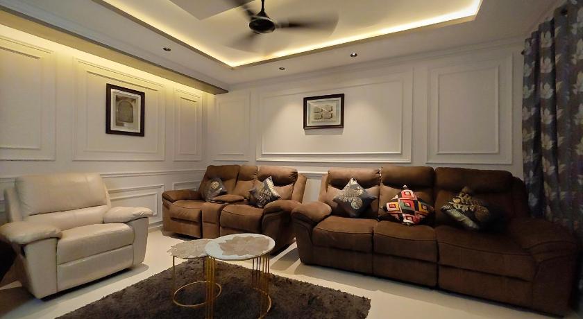 AL-MANAL 203 Grand luxe 3BHK Suite
