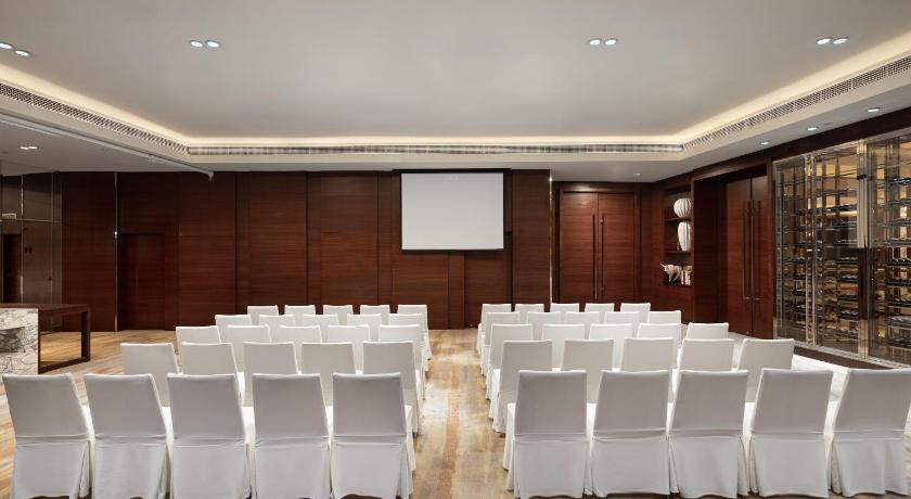 New World Wuhan Hotel - image 25