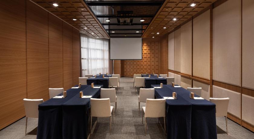 New World Wuhan Hotel - image 40