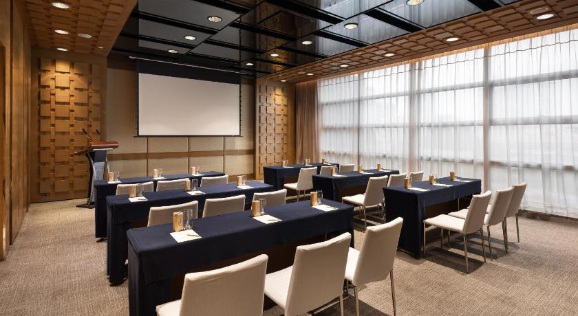 New World Wuhan Hotel - image 29