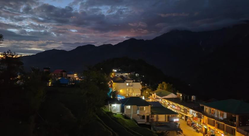 Aliza Inn And Suites By SRS Hotels - image 25