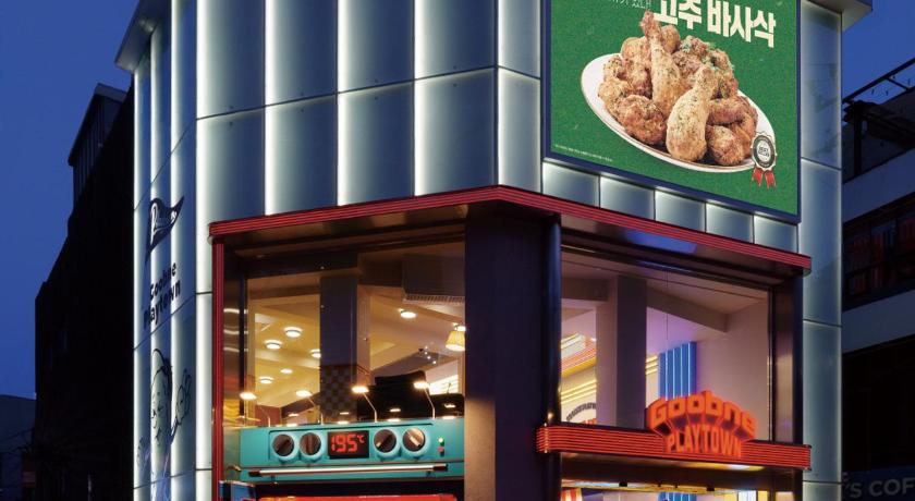 서울 4 Beds in the Heart of Hongdae, Mangwon, Sangsu & Red Road 4성급 숙소 전망