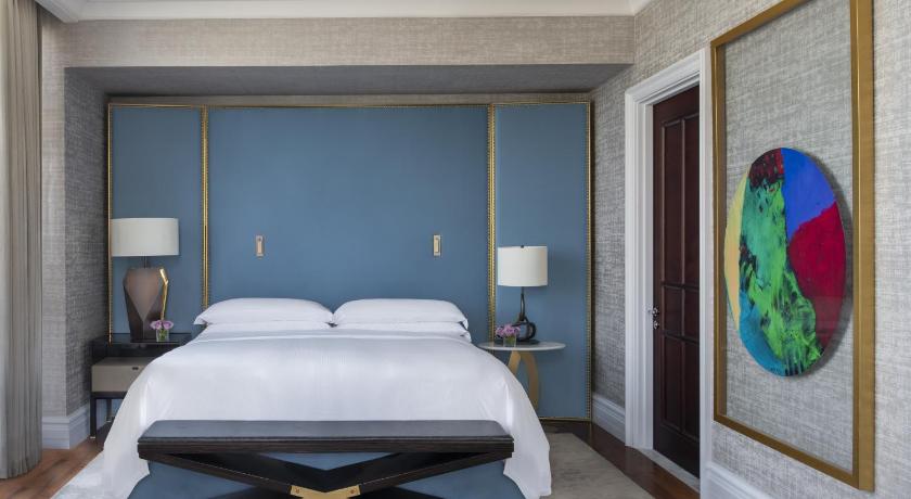 Image of Junior Suite, 1 Bedroom Suite, 1 King 5