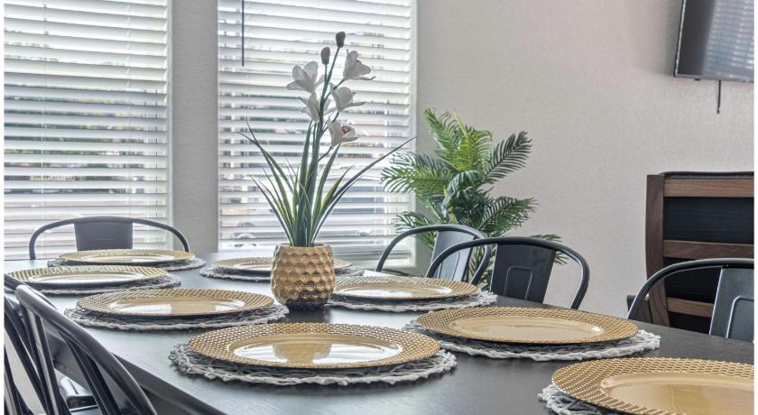 San Antonio Generous 5BR3BA Haven Close to Alamo Riverwalk 4-Star Accommodation room