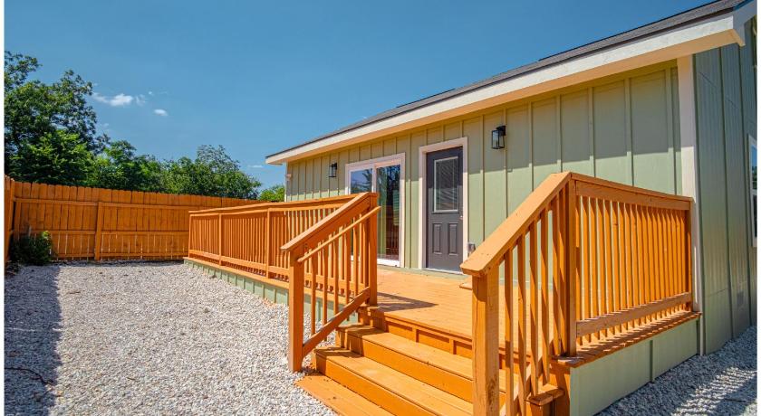 San Antonio Generous 5BR3BA Haven Close to Alamo Riverwalk 4-Star Accommodation exterior
