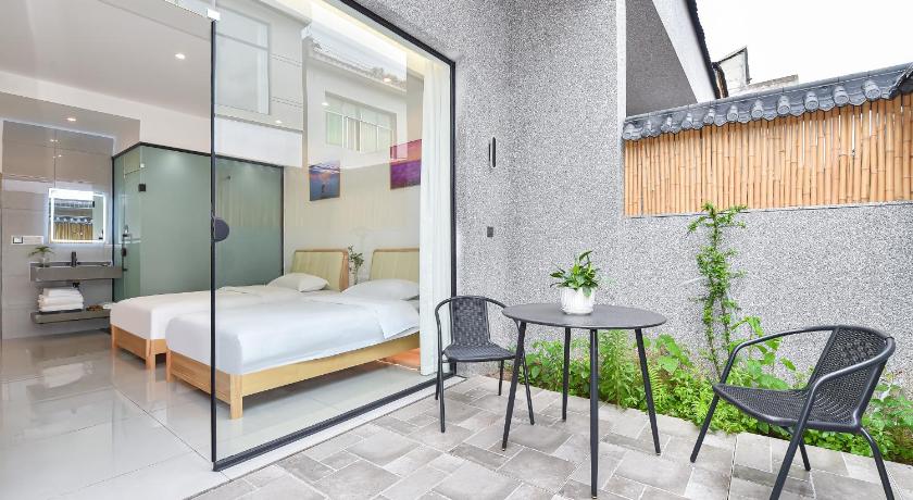 安順 黄果树阅山逸舍民宿Huangguoshu Yueshan Yishe B&B ゲストハウス ロビー