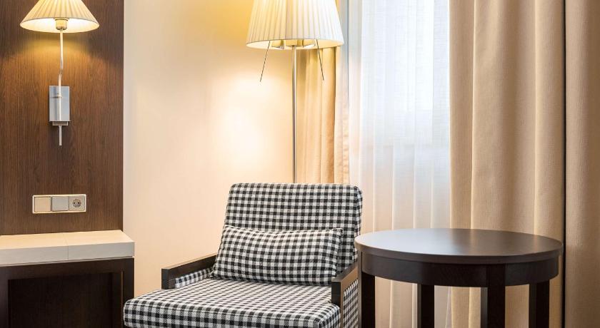 Image of Superior Double or Twin Room with Extra Bed 4