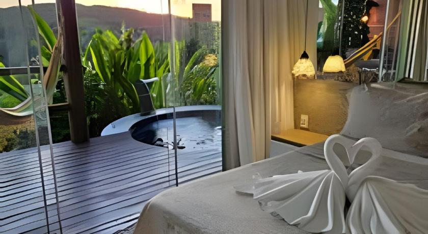 Image of Suite with Private Pool 3