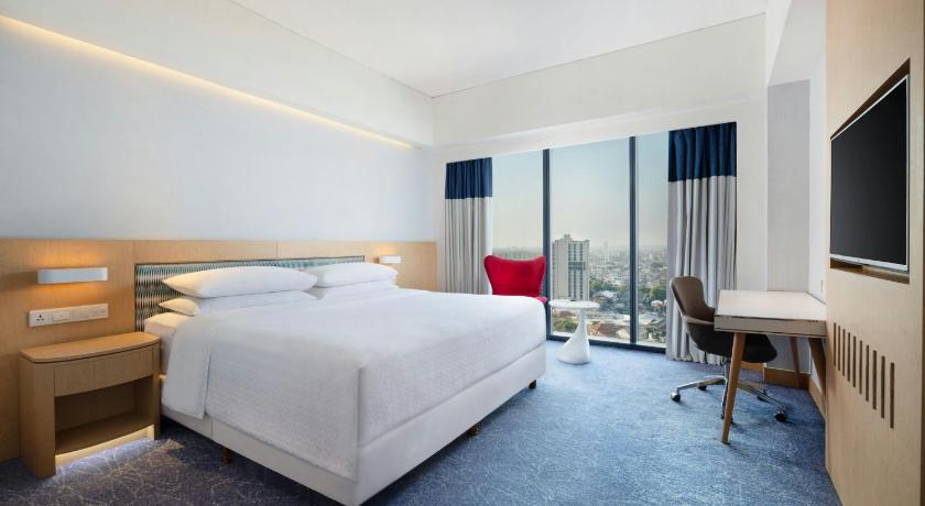 Image of Larger Guest room, 1 King 3