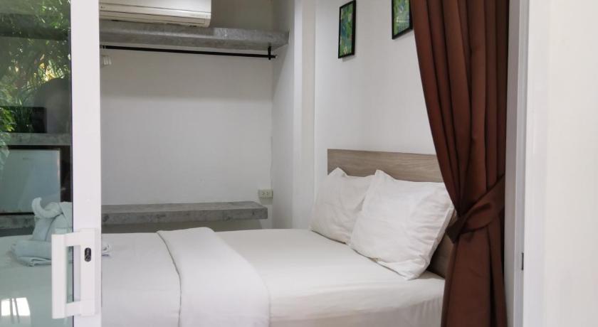 Image of Superior Room 8