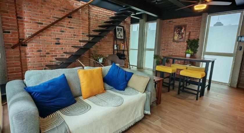 Brick Box Loft con Balcon