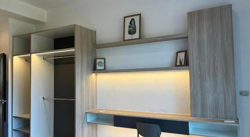 Image of One-Bedroom Suite with Pool Access 10