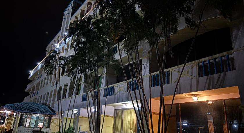 ノンカーイ โรงแรมรอยัลจอมมณี เฮอริเทจ 4つ星 ホテル ロビー