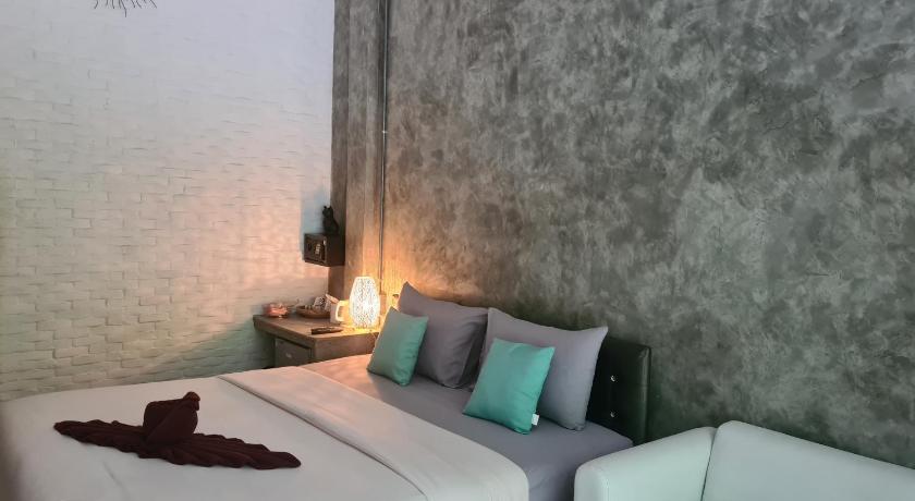 Image of Loft Room 6