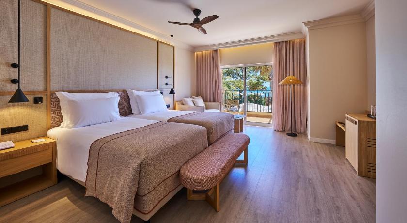 Image of Superior Twin Room with Sea View 1
